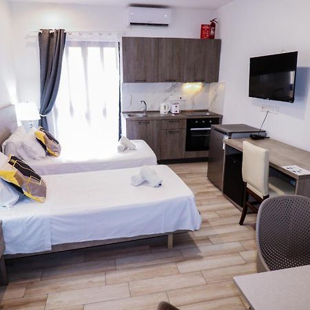 Napoli Suites Studios Aparthotel San Ġiljan Extérieur photo