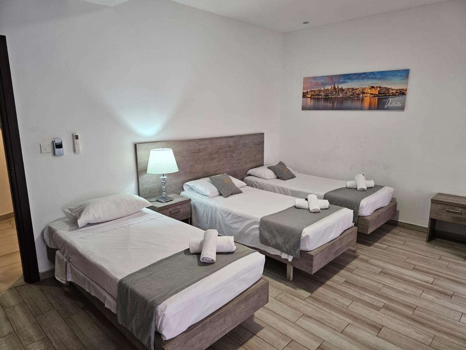 Napoli Suites Studios Aparthotel San Ġiljan Extérieur photo