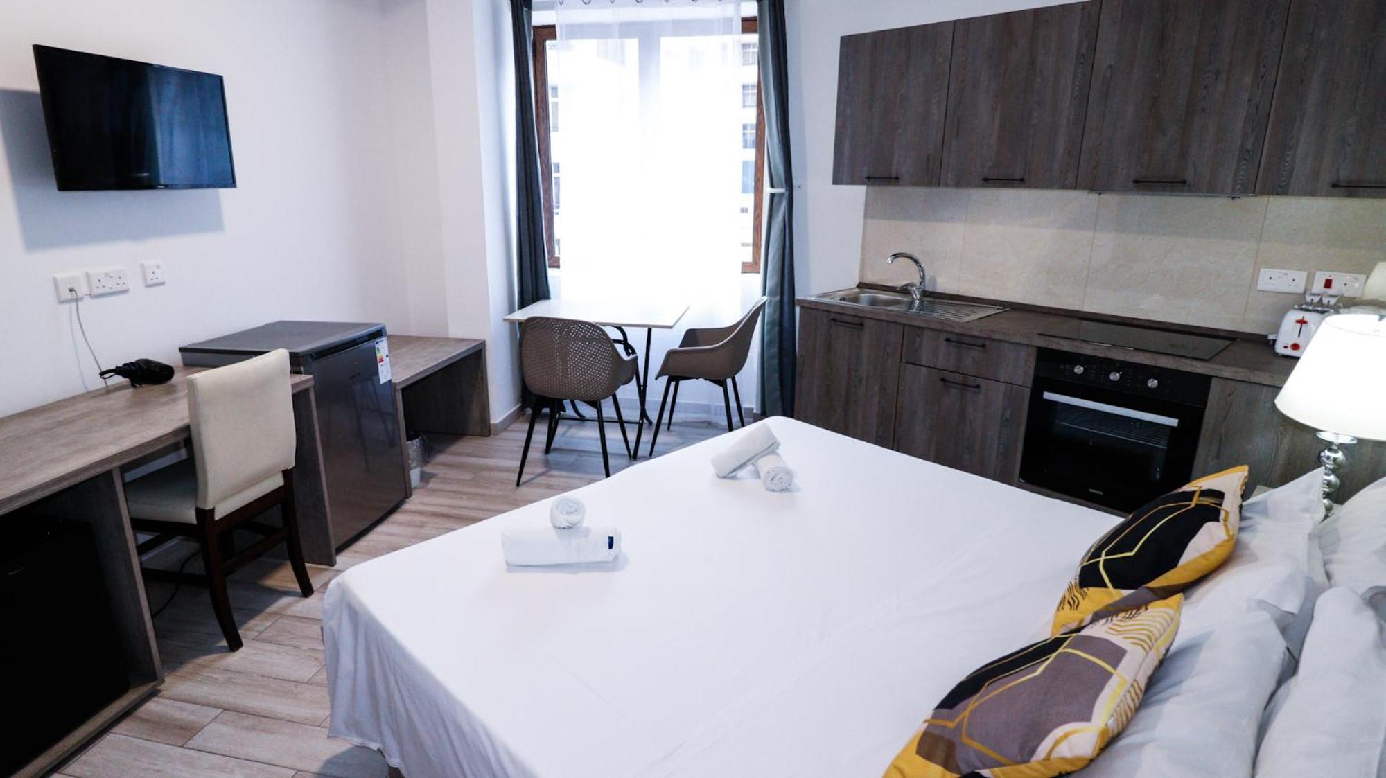 Napoli Suites Studios Aparthotel San Ġiljan Extérieur photo