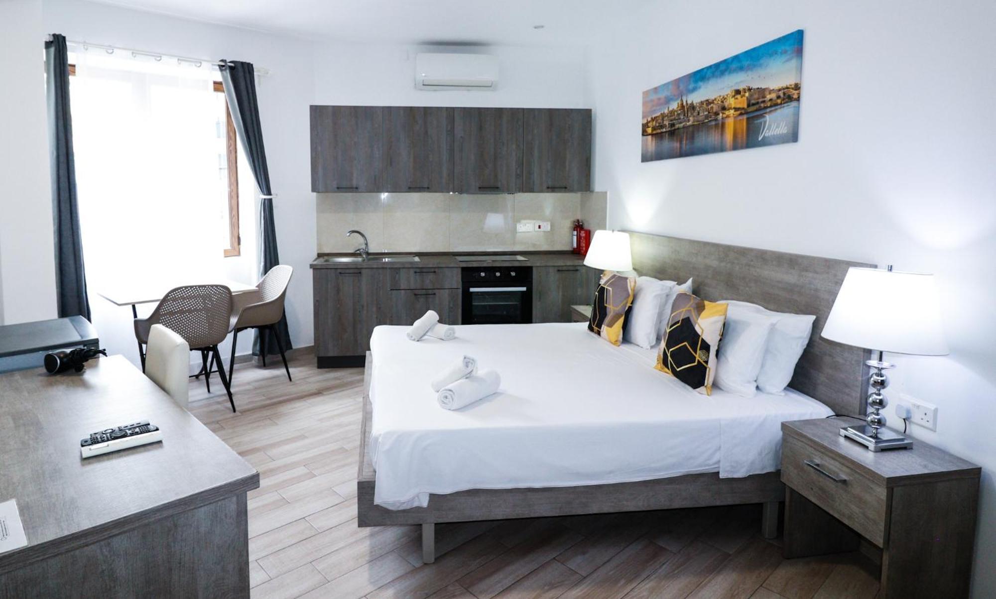 Napoli Suites Studios Aparthotel San Ġiljan Extérieur photo