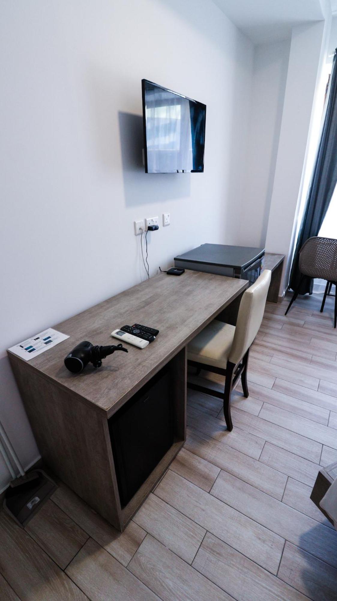 Napoli Suites Studios Aparthotel San Ġiljan Extérieur photo