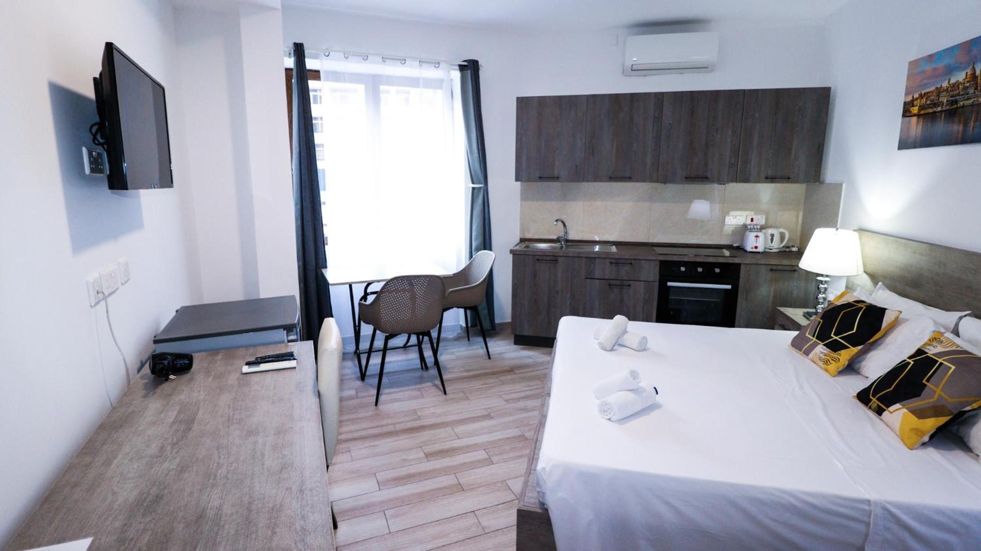 Napoli Suites Studios Aparthotel San Ġiljan Extérieur photo