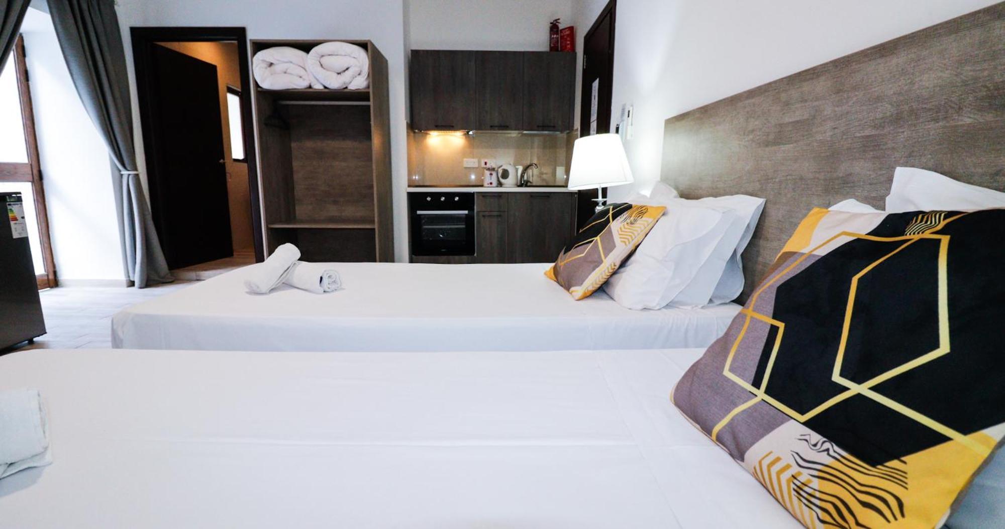 Napoli Suites Studios Aparthotel San Ġiljan Extérieur photo
