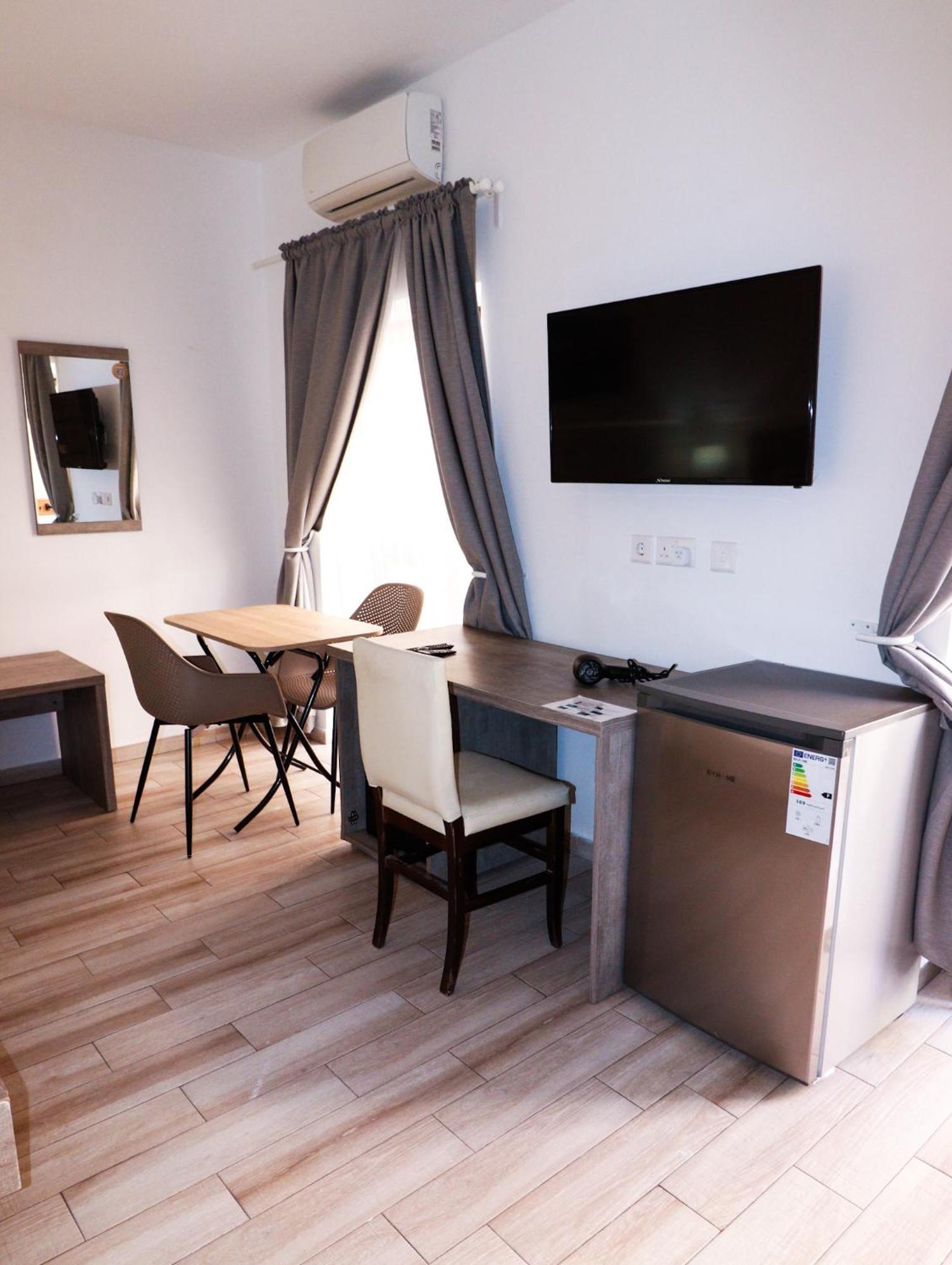 Napoli Suites Studios Aparthotel San Ġiljan Extérieur photo