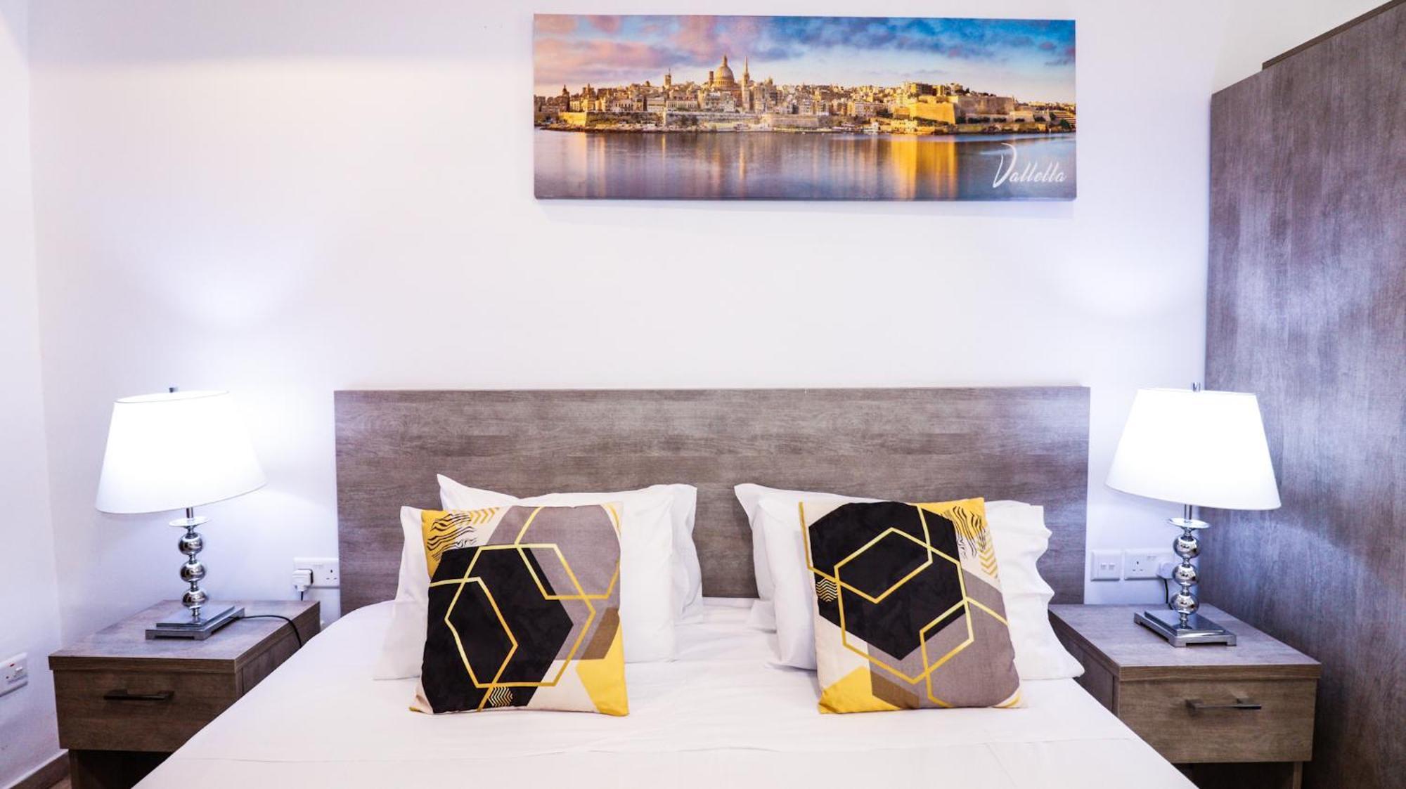 Napoli Suites Studios Aparthotel San Ġiljan Extérieur photo