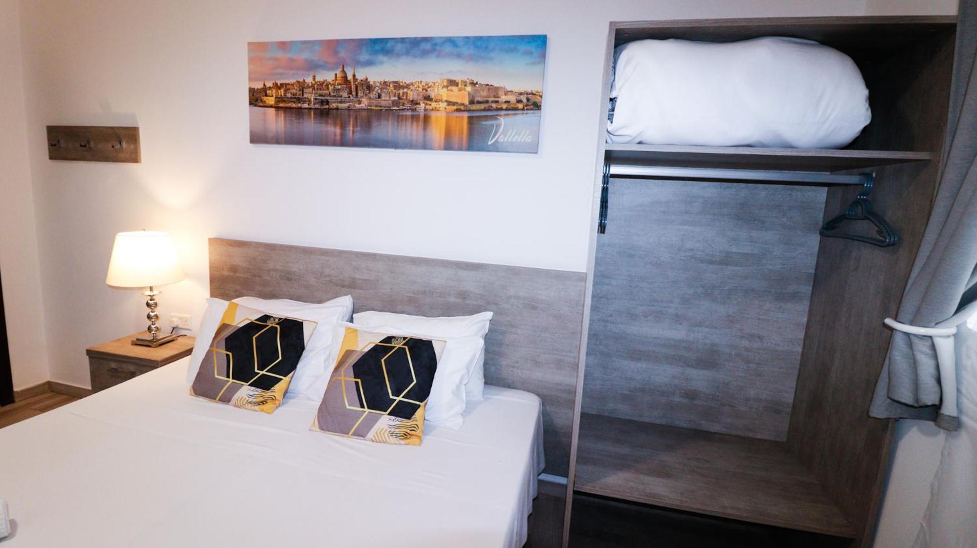 Napoli Suites Studios Aparthotel San Ġiljan Extérieur photo