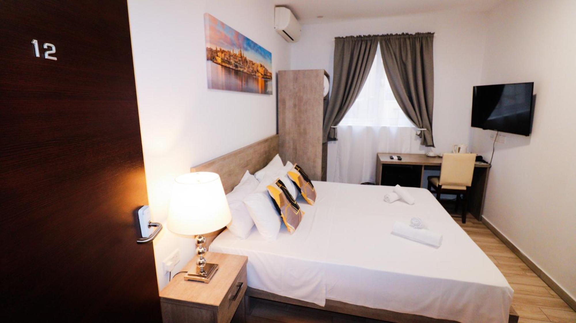 Napoli Suites Studios Aparthotel San Ġiljan Extérieur photo